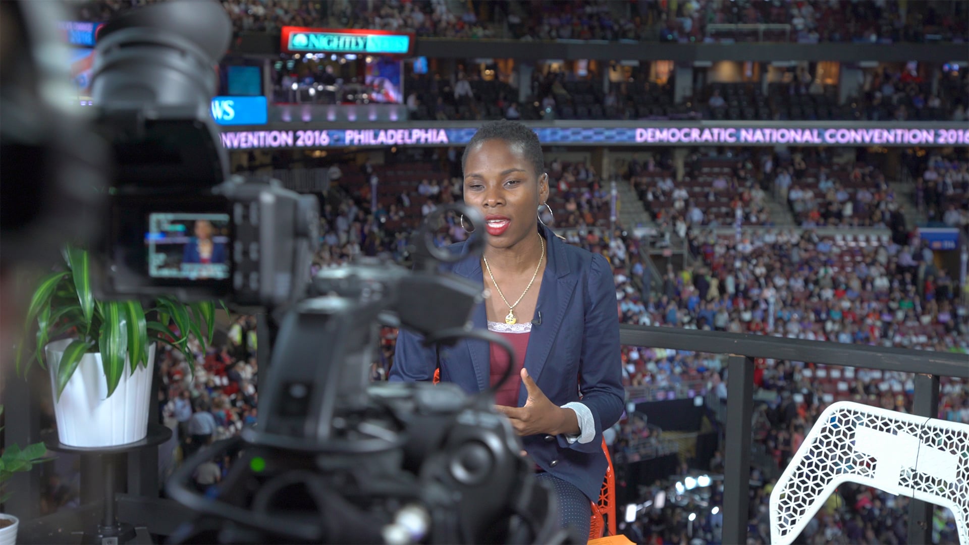 Sony PMW-300 used as a host camera Alt